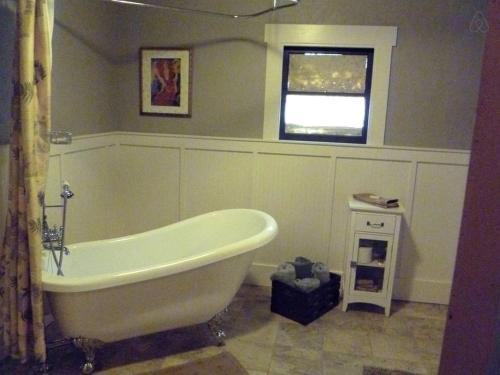 Rustic Cabin Rental in a Wild Meadow near Crater Lake National Park, Oregon in พรอสเพ็ค