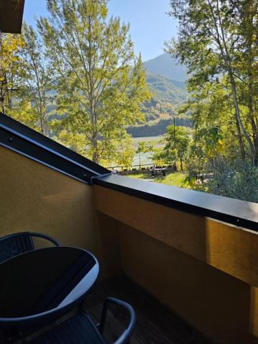 منظر, Bujtina Guri Hanit in Rubik