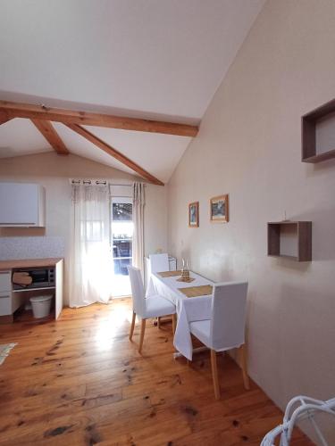 SAINT-JULIA - Studio en location in Nogaret