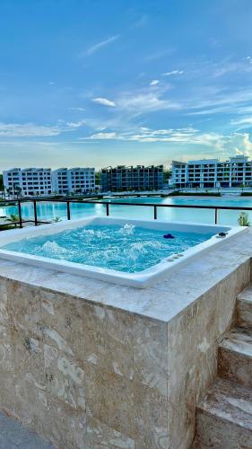 Majestic Lakefront Penthouse with Jacuzzi The City Beach Punta Cana RD