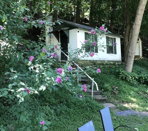 "Lovely Tiny House Rental for a Romantic Getaway in Shepherdstown, West Virginia in Shepherdstown (WV)