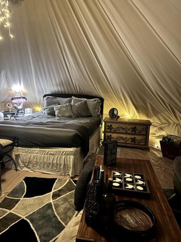 Rustic Bell Tent on a Texan Farm, Nestled in the Sam Houston National Forest, Perfect for a Weekend  in Cleveland (TX)