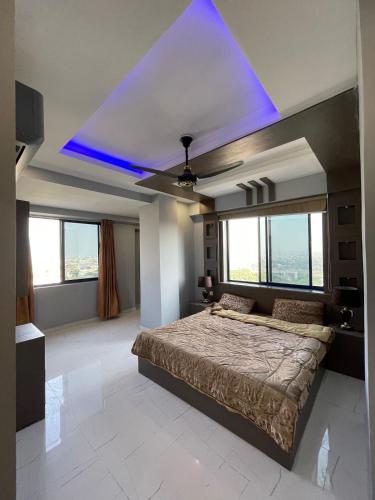 The Triple-Bedroom Escape in มอร์กาห์