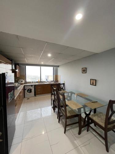 The Triple-Bedroom Escape in มอร์กาห์