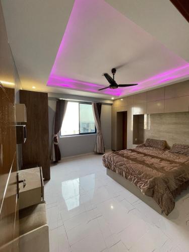 The Triple-Bedroom Escape in มอร์กาห์