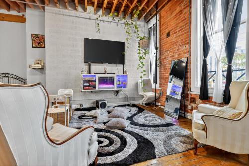 Huge 'MAN CAVE' 2 mins from Downtown Detroit apts – khách sạn tại West Side Industrial