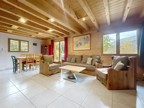 Chalet en bois avec très belle vue sur la montagne (Chalet en bois avec tres belle vue sur la montagne) in Colmars