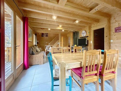 Chalet en bois avec très belle vue sur la montagne (Chalet en bois avec tres belle vue sur la montagne) in Colmars