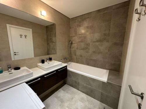 Belgrade Queen BW 5-Star Single Room suite