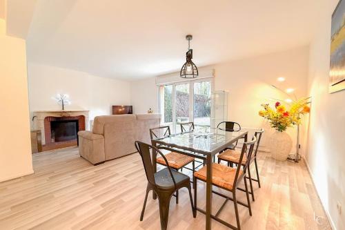 La Brayoise Near Orléans cozy house with garden & pétanque (La Brayoise Near Orleans cozy house with garden & petanque) in Saint-Jean-de-Braye