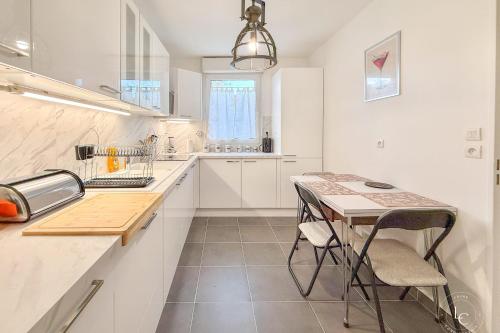 La Brayoise Near Orléans cozy house with garden & pétanque (La Brayoise Near Orleans cozy house with garden & petanque) in Saint-Jean-de-Braye