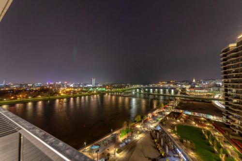 Belgrade Queen BW 5-Star Single Room pool