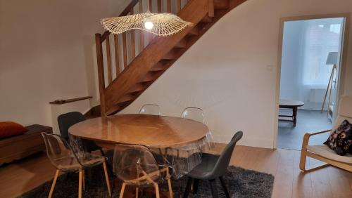 Au Grand Coeur Messin T4 chaleureux entièrement rénové - Location saisonnière - Metz