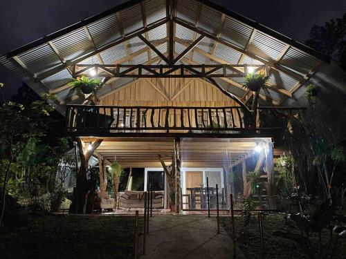 Cabin -Treehouse La Tigra in San Gerardo