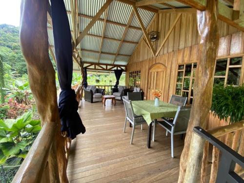 Cabin -Treehouse La Tigra in San Gerardo