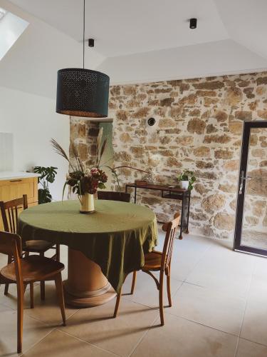 Charmante maison en pierres in Landerneau