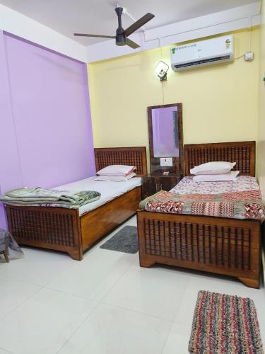 Meera Hotel And Lodging