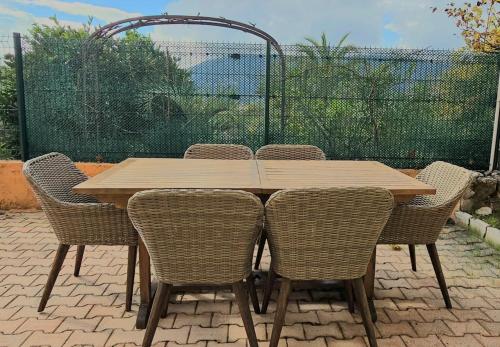 appartement indépendant rez de chaussée de villa (appartement independant rez de chaussee de villa) in La Roquette-sur-Siagne