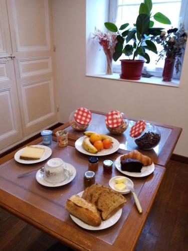 Їжа та напої, Maïstine - Chambres d hôte (Maistine - Chambres d hote) in Курбан