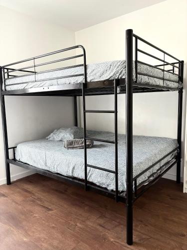 Chambre cozy avec lit double en étage - Pension de famille - Bois-Colombes