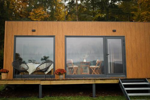 Létesítmények, ermiglamping in Jince