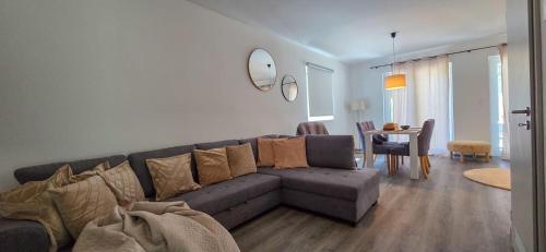 Apartmánová chata u pláže Sečské přehrady (Apartmanova chata u plaze Secske prehrady) in Klokocov