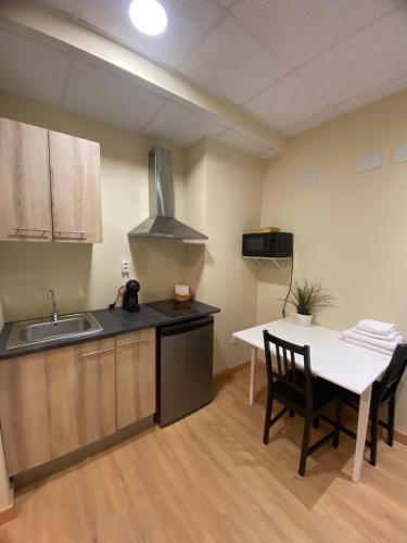 Estudios 85 - Cerca de Madrid, Toledo y Parque Warner in Parla