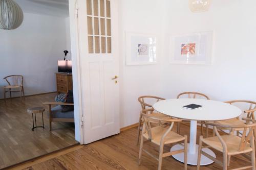 Modern design im klassischem Altbau Modern design im klassischem Altbau