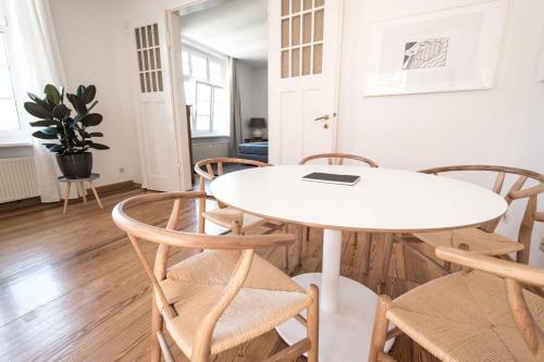 Modern design im klassischem Altbau Modern design im klassischem Altbau