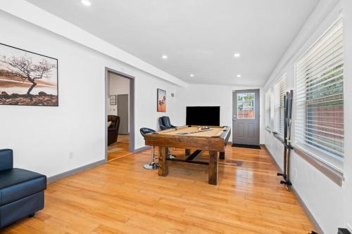 Spacious 4BR w Fenced Yard