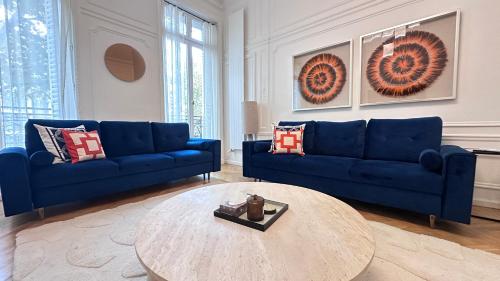 One Bedroom & Balcony / Champs-Élysées