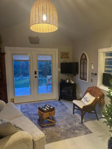 Sleepy Valley Cabin with Hot Tub & Scenic Views in Englewood (TN)