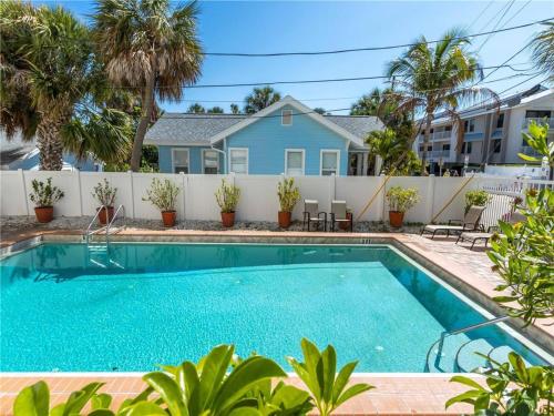 Surfside Condos 402 - image 3