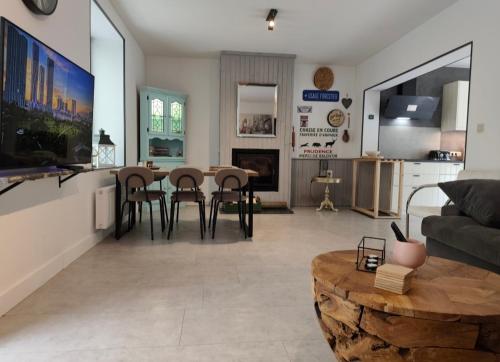 Villa AIMÉ SALMCHÂTEAU gîte à louer Bèche