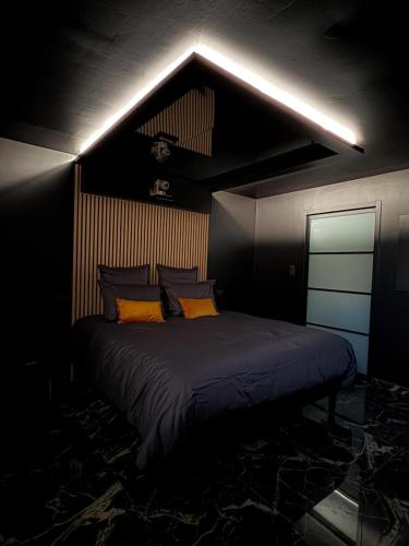 L or sombre in Nivillac