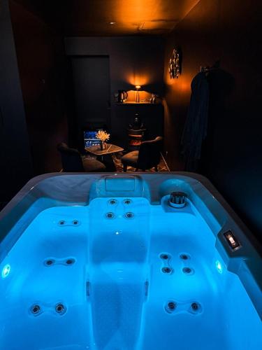 L or sombre in Nivillac