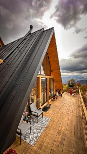Black Roof in Mătişeşti