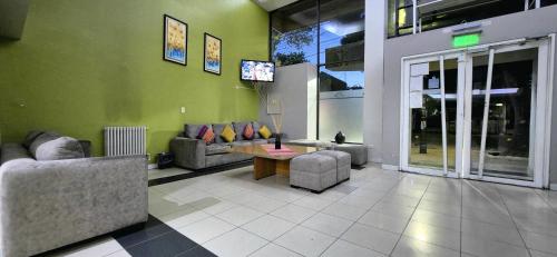 外部景觀, 太陽門酒店 (Hotel Puerta del Sol) in 門多薩市中心