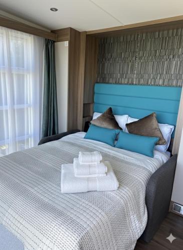 Hilltop Tiny Escape Stunning Harbour & City Views in อีแวนส์ พาเหรด