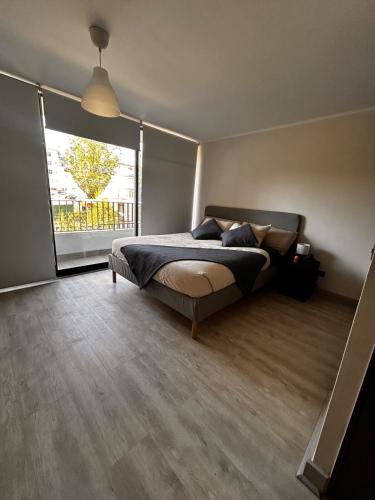 Depto studio frente hospital U de Chile