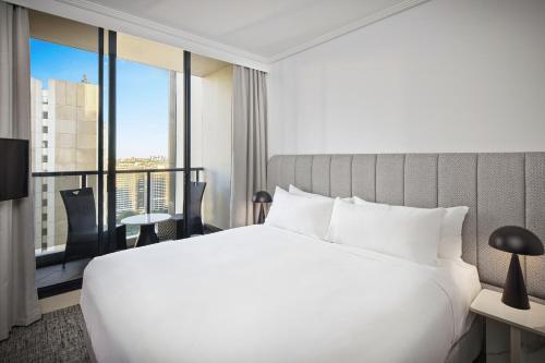 Meriton Suites Pitt Street Sydney - image 6