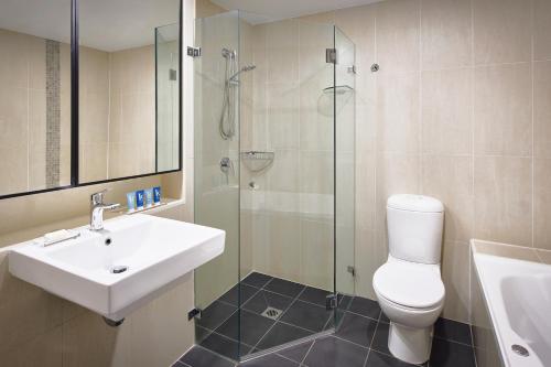 Meriton Suites Pitt Street Sydney - image 3