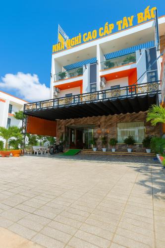 Hostel Luxury Tây Bắc