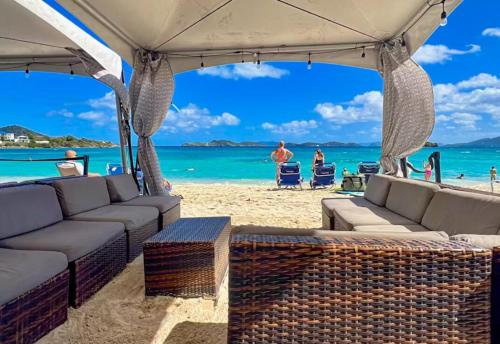 Stunning Seaside Condo on Sapphire Beach with Pool in Red Hook