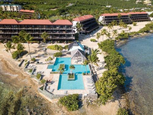 Stunning Seaside Condo on Sapphire Beach with Pool in Red Hook