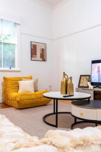 The Hunt House – Heritage Charm, Prime Location