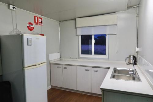 virtuve, Roseneath Holiday Park in Loch Sport