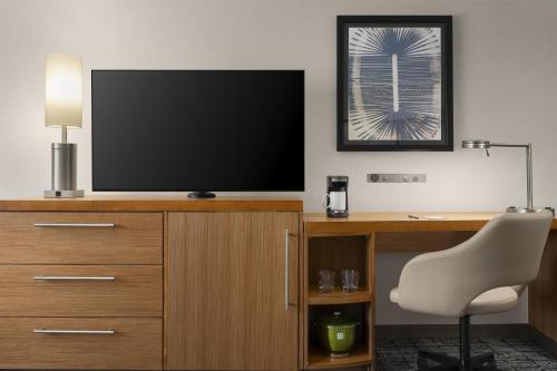 Hyatt Place Denver Cherry Creek - image 10