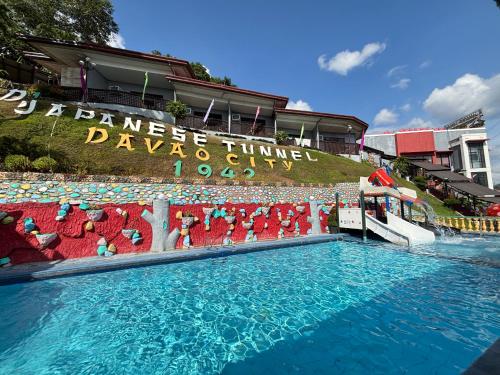 D’Japanese Tunnel Family Resort in Matina Pangi