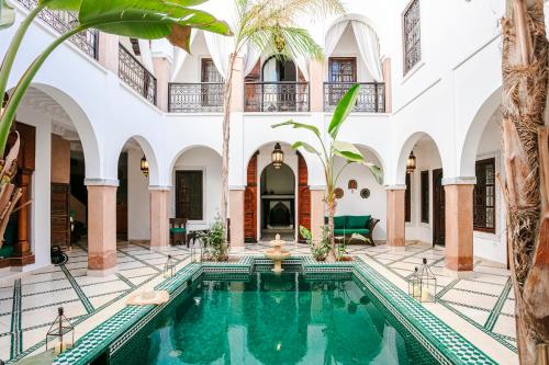 RIAD ELNOUJOUM